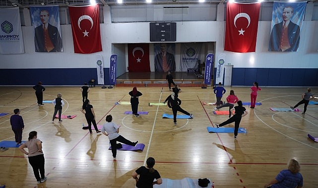 Bakırköylü Kadınlar Hem Spor Yapıyor Hem Sosyalleşiyor- Forum Haber
