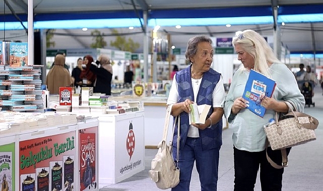 Baş tacı büyüklerimiz Kitap Fuarı’na konuk oldu- Forum Haber