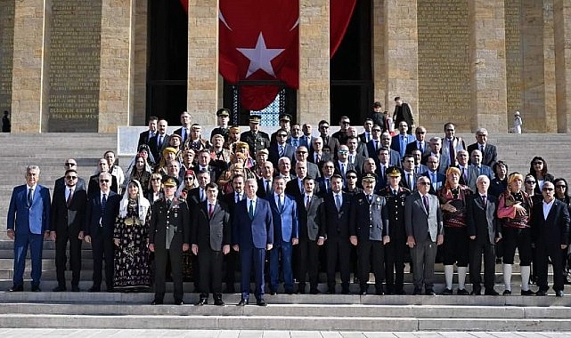 Başkan Çırpanoğlu, Başkent’in 101. yılında Anıtkabir’de- Forum Haber