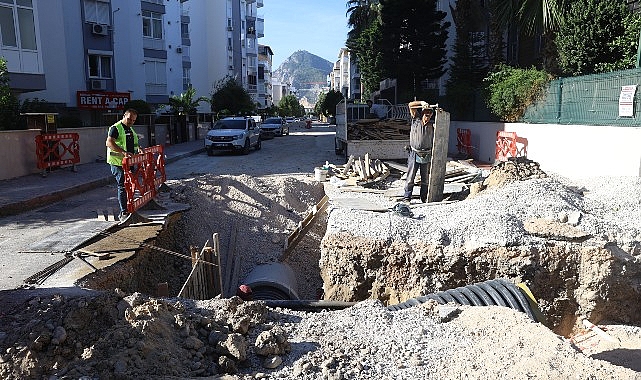 Büyükşehir’in yağmur suyu hattı çalışmaları devam ediyor- Forum Haber
