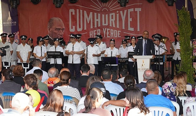 Cumhuriyet coşkusu Kemalpaşa’da başladı- Forum Haber