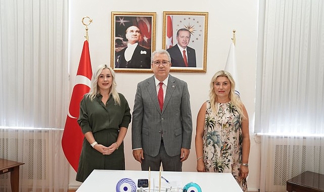 Egeli akademisyenden Melisa bitkisini ilaç sektörüne kazandıracak proje- Forum Haber