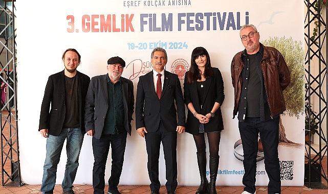 Festivalin açılış konuşmasını Gemlik Belediye Başkanı Şükrü Deviren yaptı.- Forum Haber