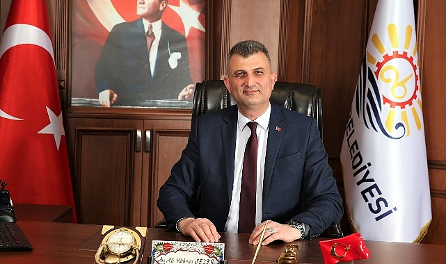 Gölcük Belediye Başkanı Ali Yıldırım Sezer, yayınladığı mesajı ile 17 Ekim Dünya Astsubaylar Gününü kutladı.- Forum Haber