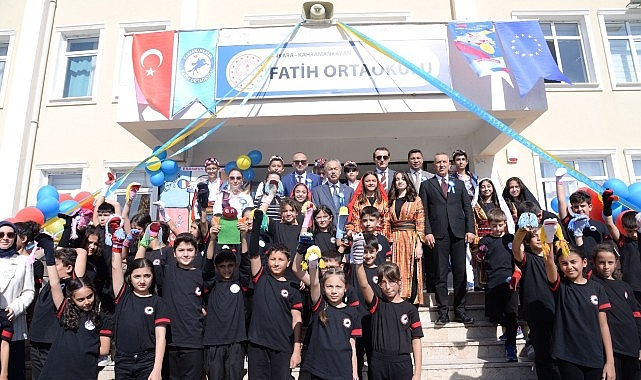 Kahramankazan Fatih Ortaokulu, ErasmusDays kapsamında renkli bir kutlama programı düzenledi.- Forum Haber