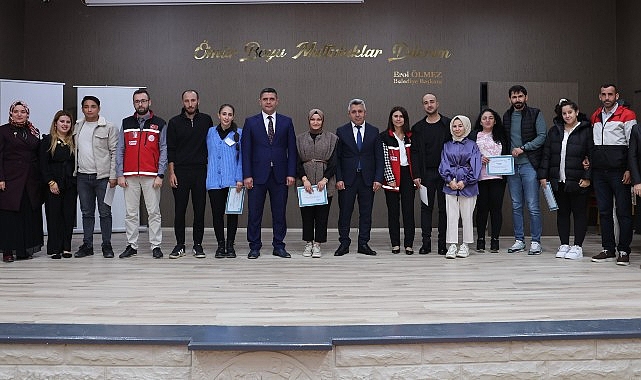 Kandıra’da yeni evl çiftler sertifikalarını aldı- Forum Haber