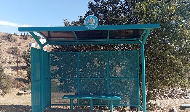 Kula’da Otobüs Duraklarının Bakımları Yapıldı- Forum Haber