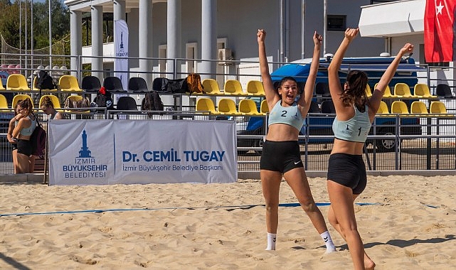 Liseli gençlerden plaj voleybolu ve müzik şöleni- Forum Haber
