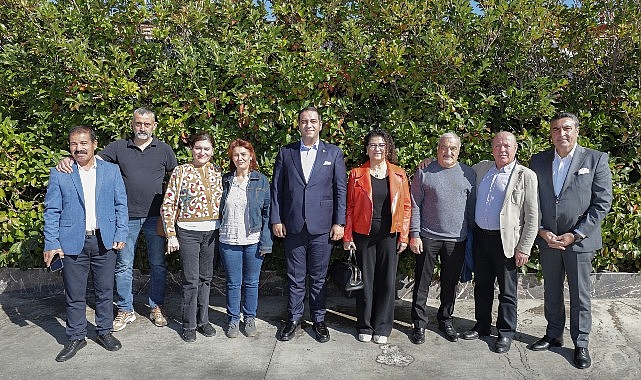 Narlidere Belediye Başkanı Erman Uzun, Muhtarlar Günü’nü kutladı.- Forum Haber