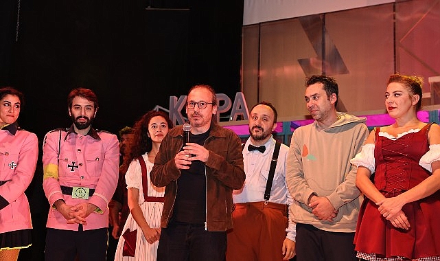 Nilüfer Kent Tiyatrosu “Şvayk” ile sezonu açtı – Forum Haber