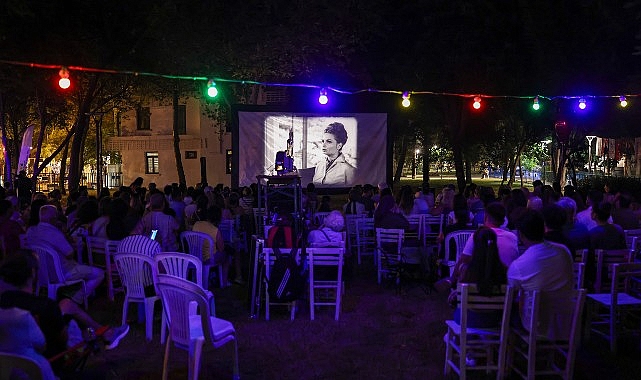 Yeşilçam Festivali’nde yıldızlar altında sinema keyfi- Forum Haber