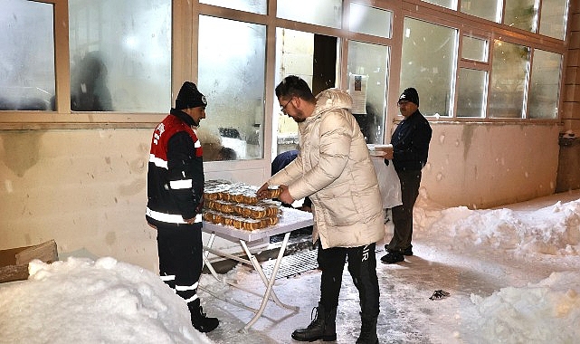 Nevşehirli Vatandaşlara Kandil Simidi İkram Edildi- Forum Haber