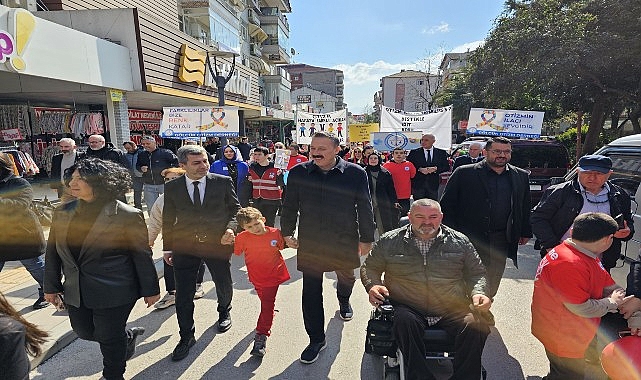 Otizm Farkındalık Günü Gölcük’te Renkli Görüntülere Sahne Oldu- Forum Haber