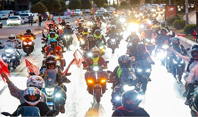 Yenişehir Belediyesi araçlı kortejle 23 Nisan coşkusunu kente yaydı – Forum Haber