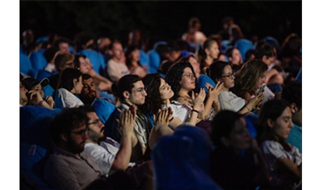 Açık havada sinema keyfi başladı- Forum Haber