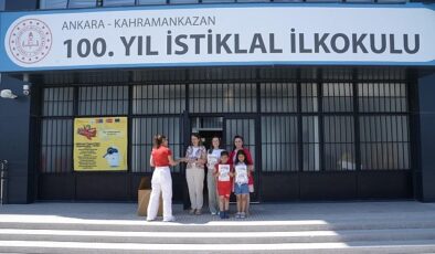Başkan’dan Miniklere İlçeyi Tanıtan Karne Hediyesi- Forum Haber