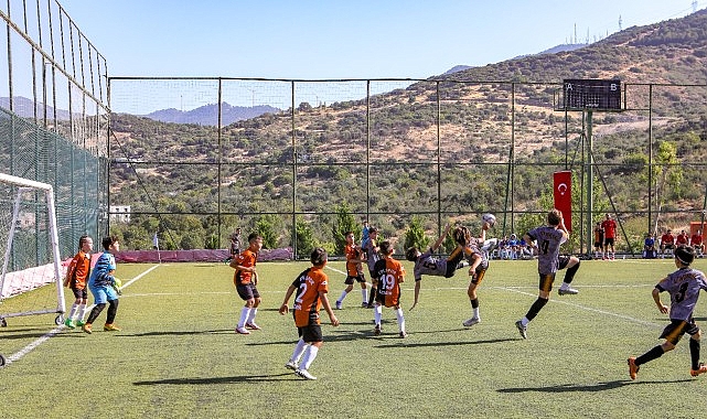 Bayraklı’da anlamlı turnuva: ‘Ferdi Zeyrek’ U-12 Cup futbol turnuvası başlıyor!- Forum Haber