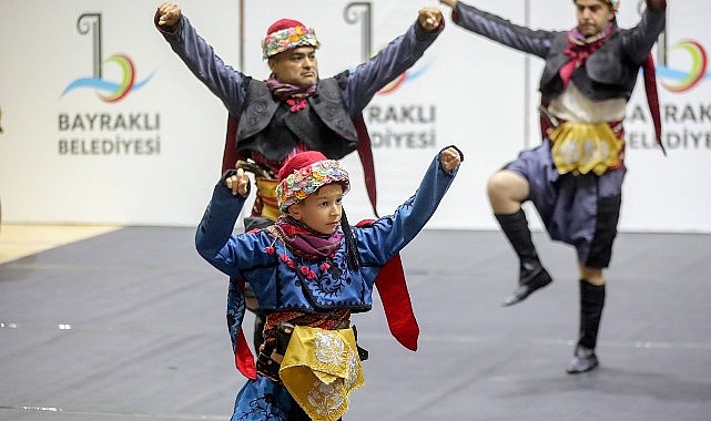 Bayraklı’da halk dansları gösterisi nefes kesti- Forum Haber