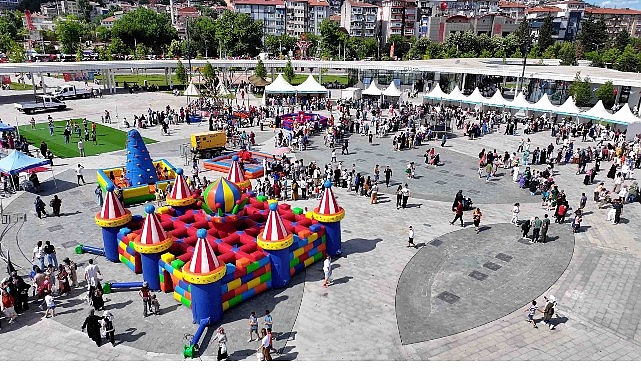 Çocukların neşesi Milli İrade Meydanı’nı sardı- Forum Haber