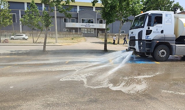 Kandıra Belediyesi Bayram Mesaisinde Rekor Temizlik Çalışması Gerçekleştirdi- Forum Haber