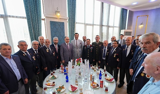 Manisa Protokolü Bayramlaştı- Forum Haber