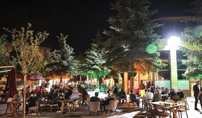 NevMekan’da Canlı Müzik Keyfi Yaşandı- Forum Haber
