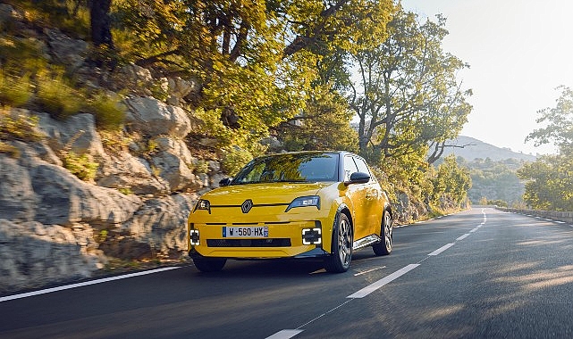 Pop İkonu Geri Döndü:  Renault 5 E-Tech Elektrikli Türkiye’de Satışta- Forum Haber