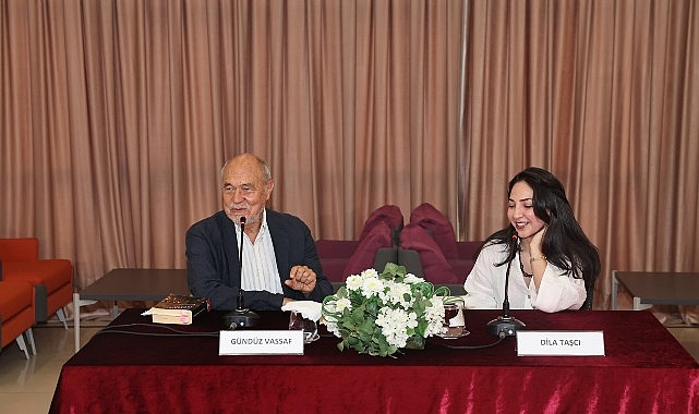 Usta yazar Gündüz Vassaf okurlarıyla buluştu- Forum Haber